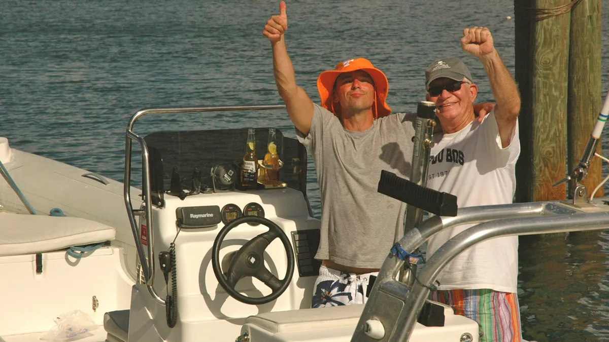 3_beloved_singers_with_beach_to_boat_energy_2